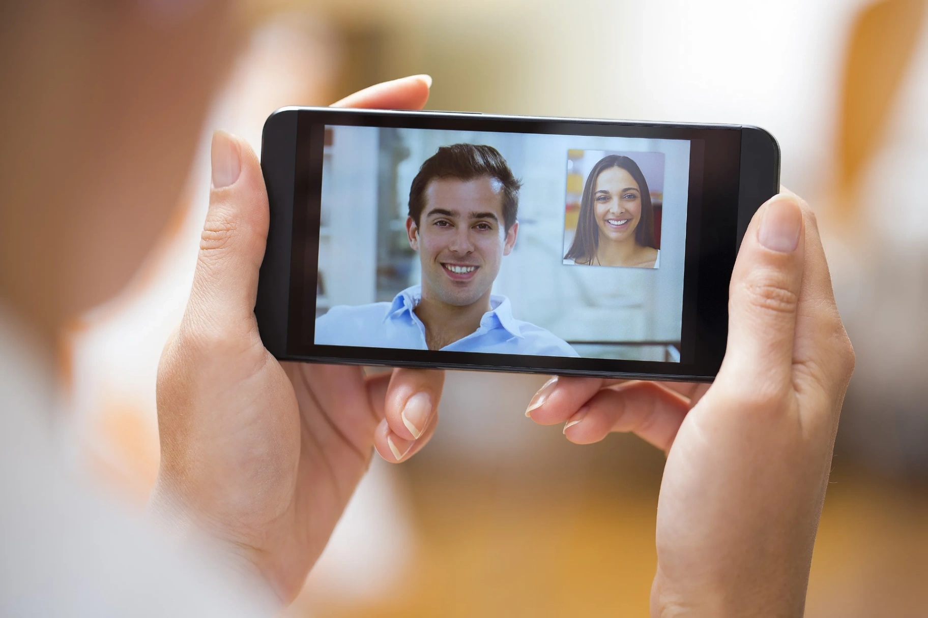 Reliable Mobile and Internet Connectivity for Families in the UAE